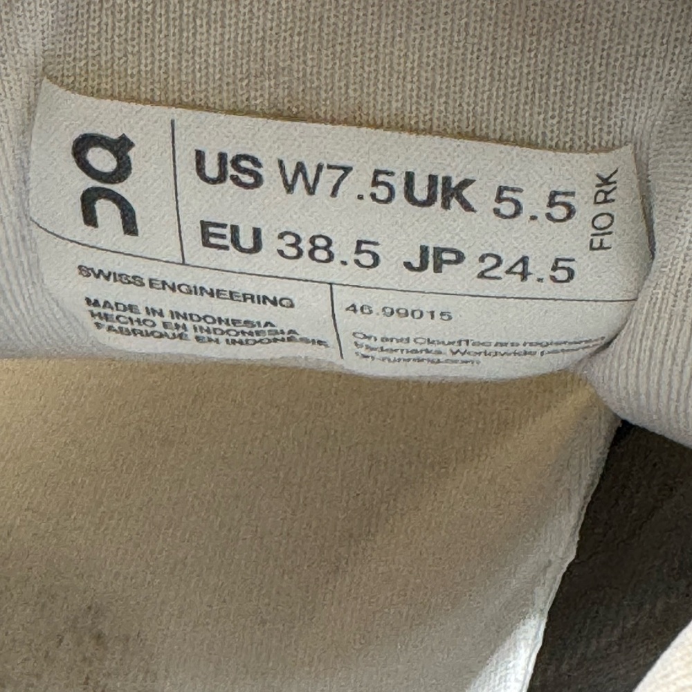 On Cloud Swiss Engineering Cloudrunner Frost Whit… - image 8